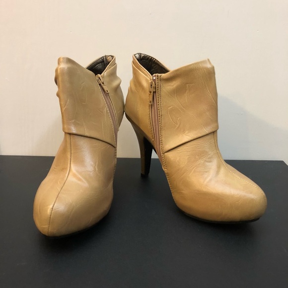 CODE VIII Ankle Boots - Picture 3 of 5